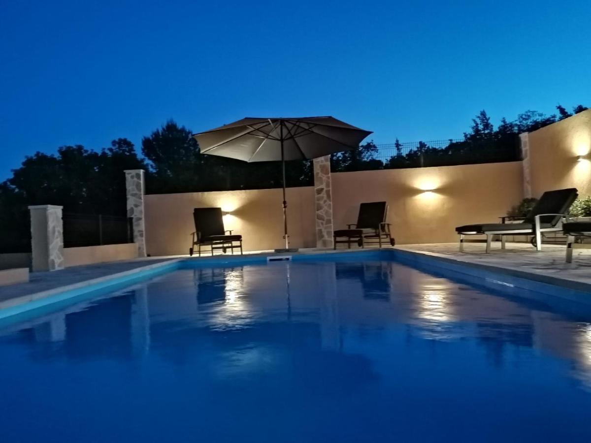 Villa Mir