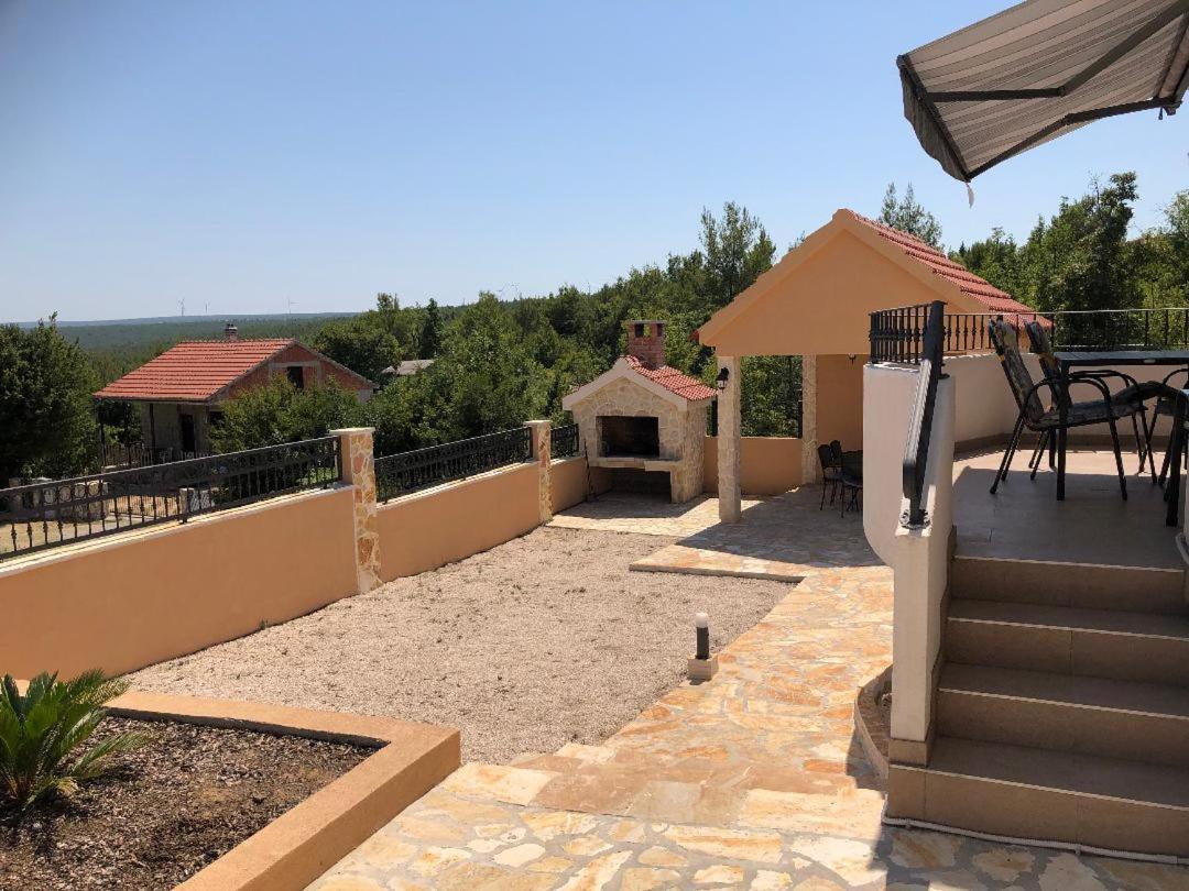Villa Mir *